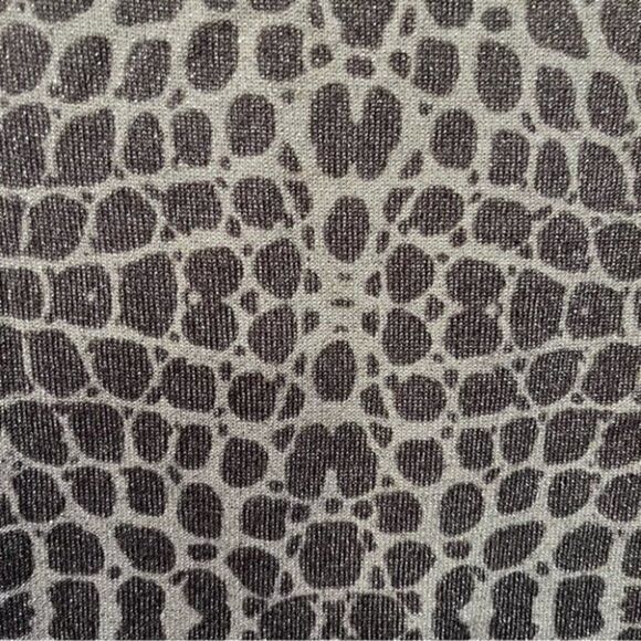 NWOT. Jones New York. Black and White Sweater. Medium size. - Picture 7 of 8